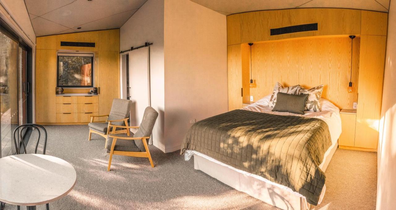 Tussock Hill Vineyard Retreats Hotel Christchurch Exterior photo